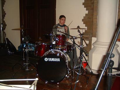Talking and drumming at the same time is not easy.